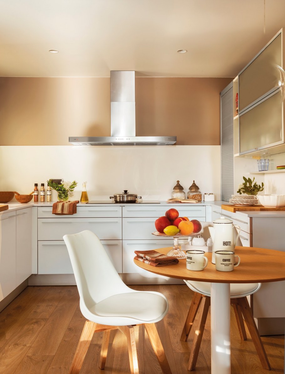 Кухня в теплых тонах