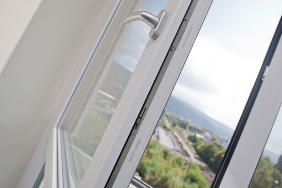 4energylight-10-4-10-4 veko Euroline стеклопакет с солнцеотражающей пленкой