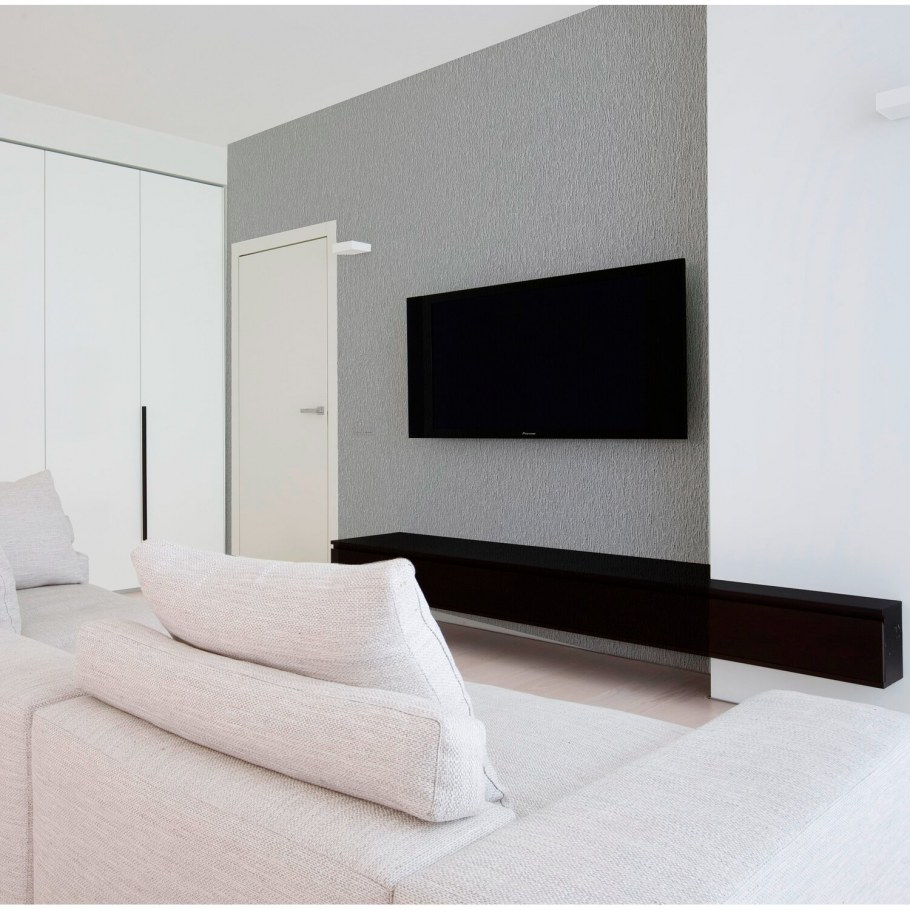 Белая матовая стена