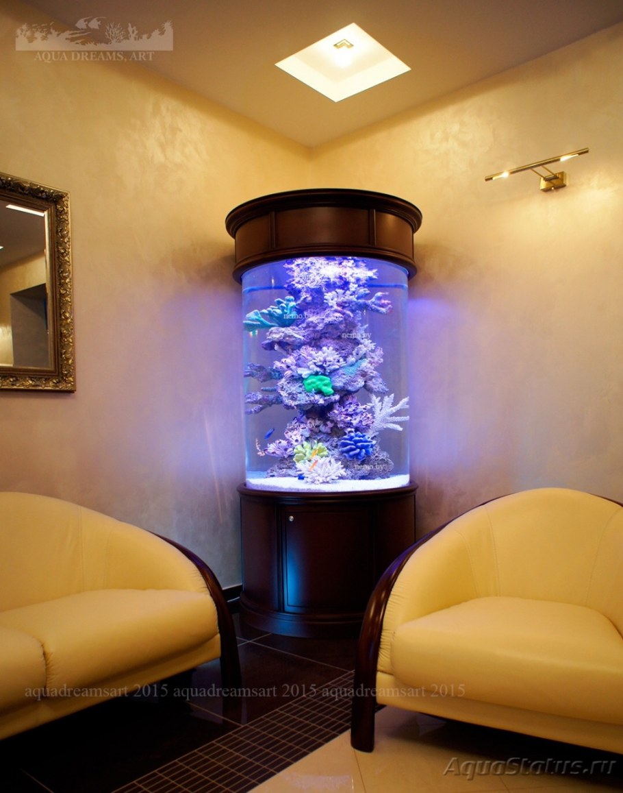 Аквариумы в виде колонны