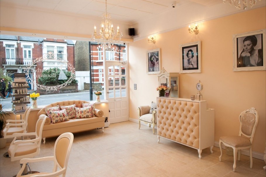 Кухни для студии красоты