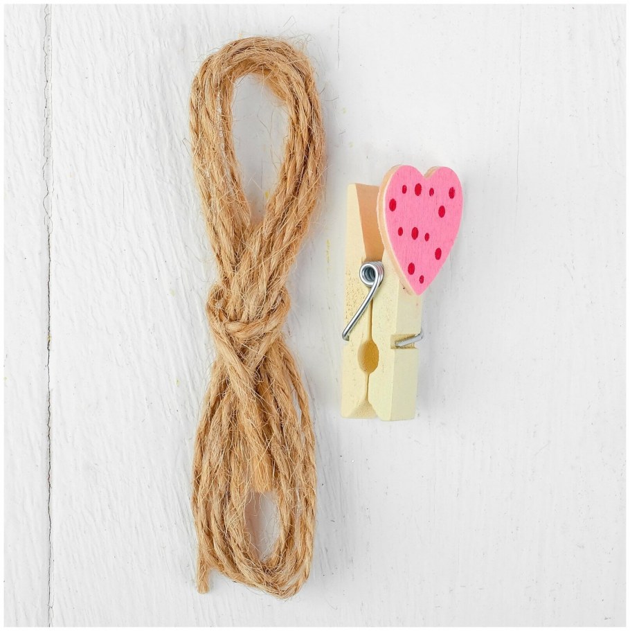 Фоторамка на прищепках