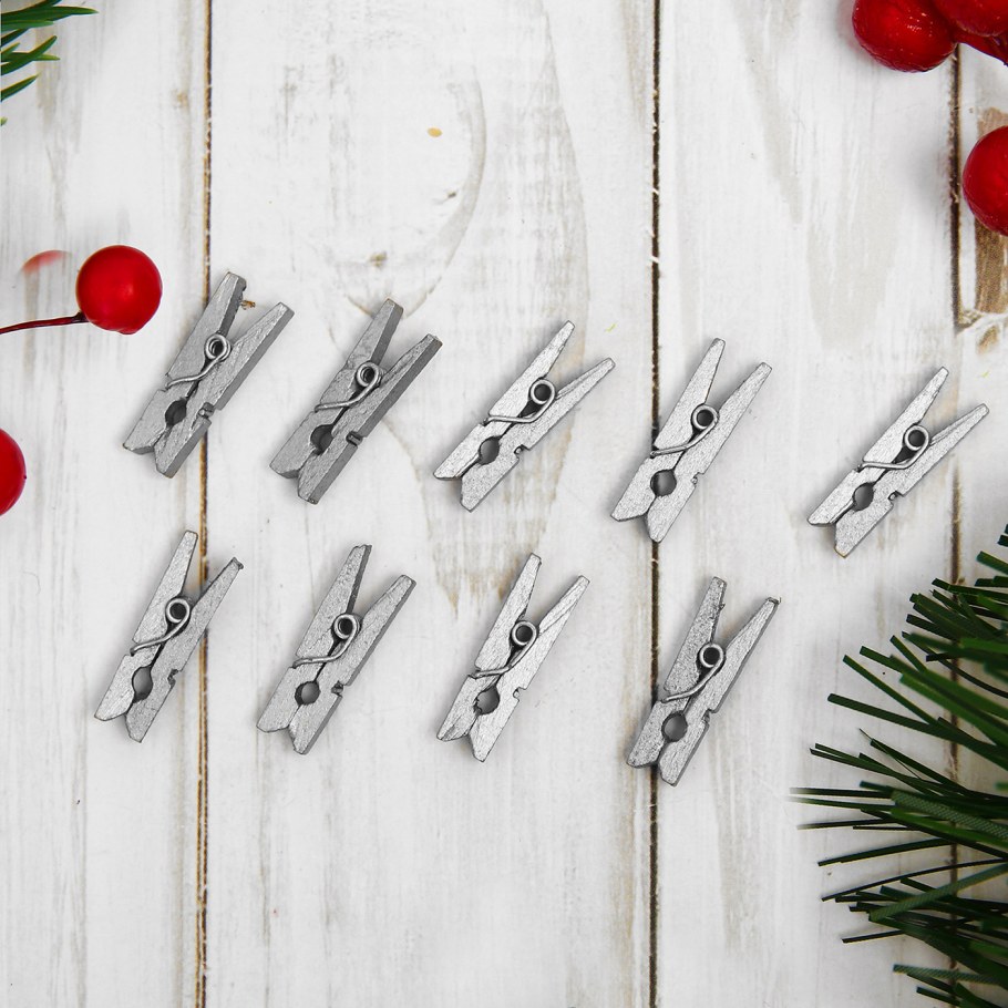 Панно с фотографиями на прищепках