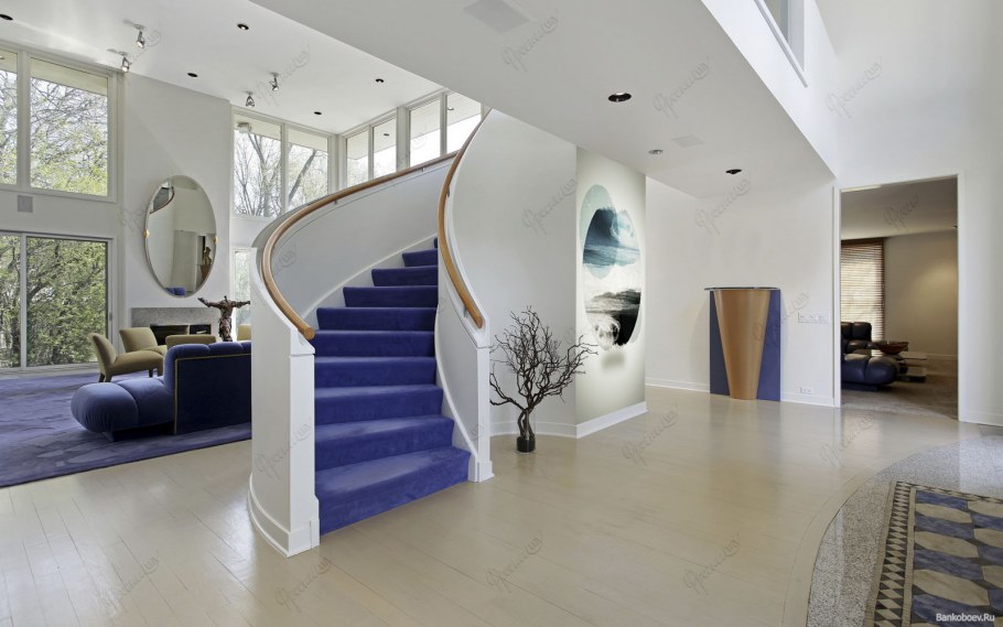 Гостиная с лестницей