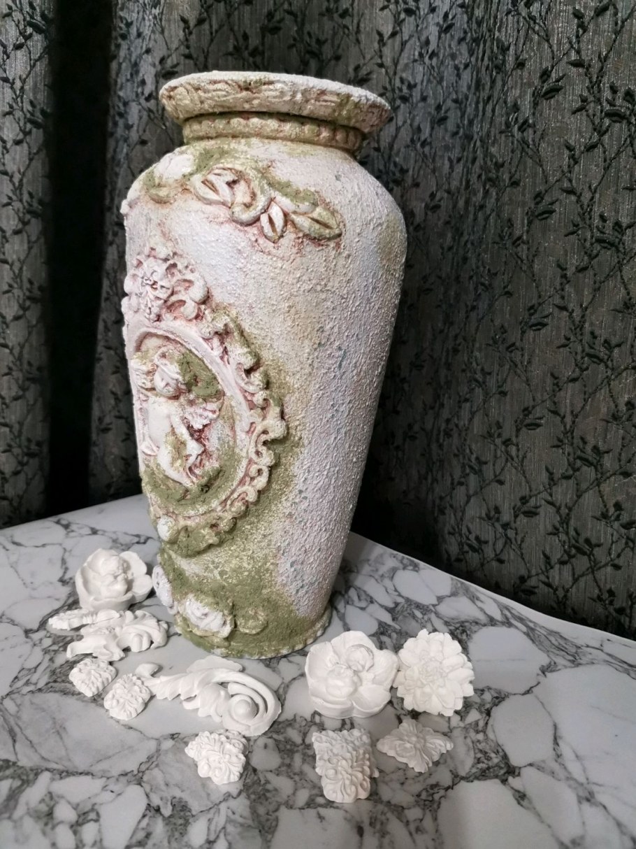 Вазы в греческом стиле