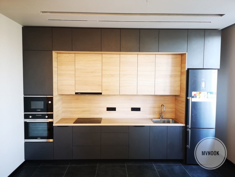 Белая кухня Эггер