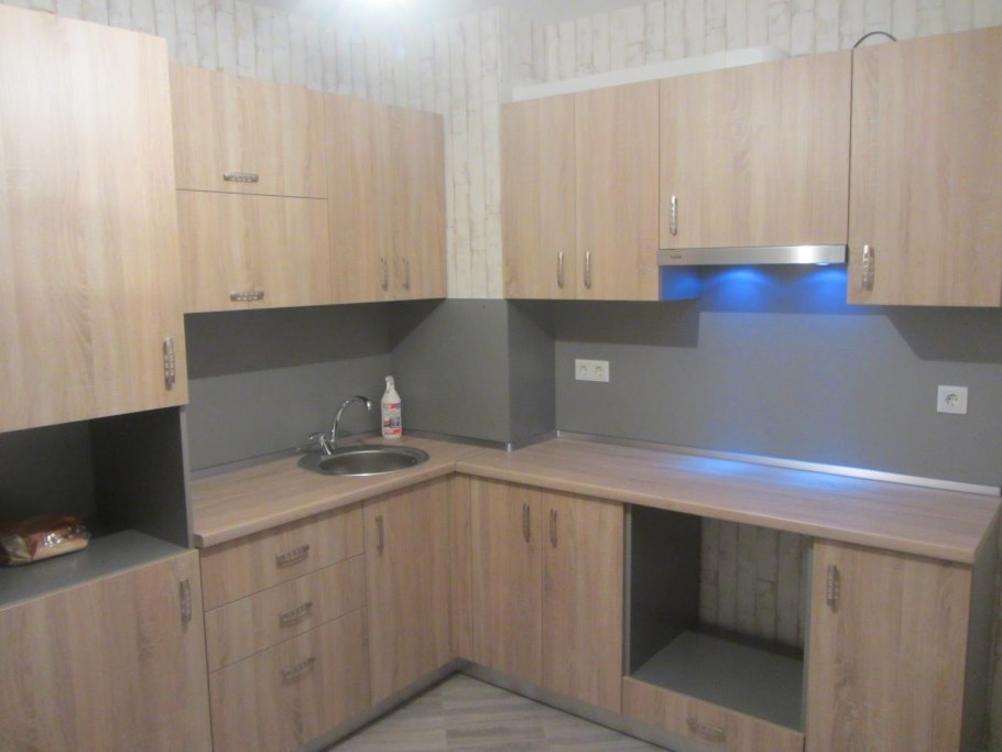 Кухонный гарнитур с фасадами из ЛДСП