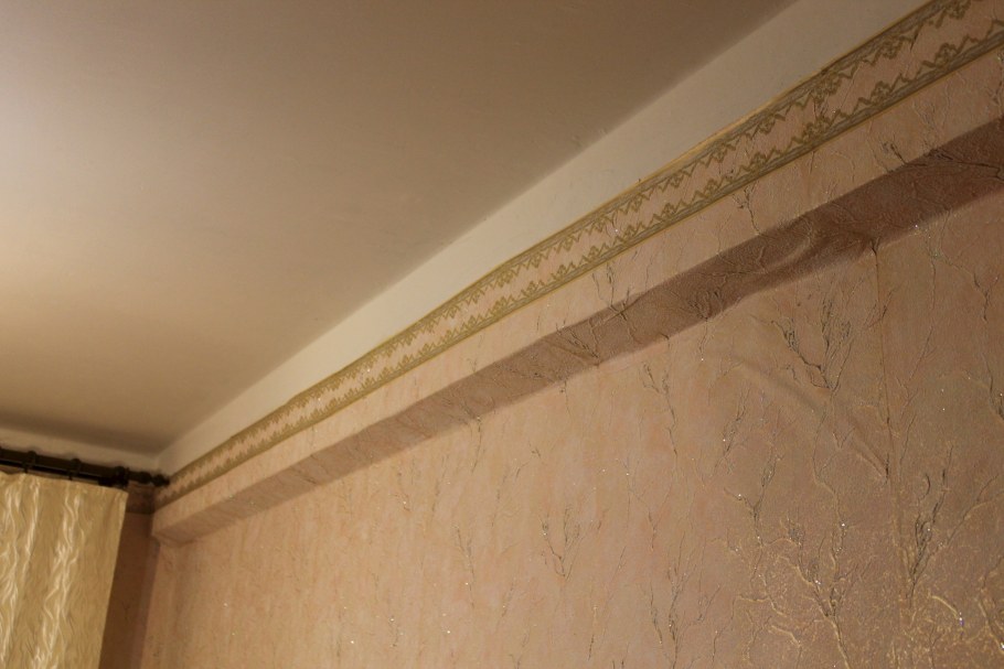 Выступ на потолке в квартире