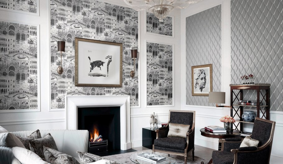 Комбинация обоев в гостиной