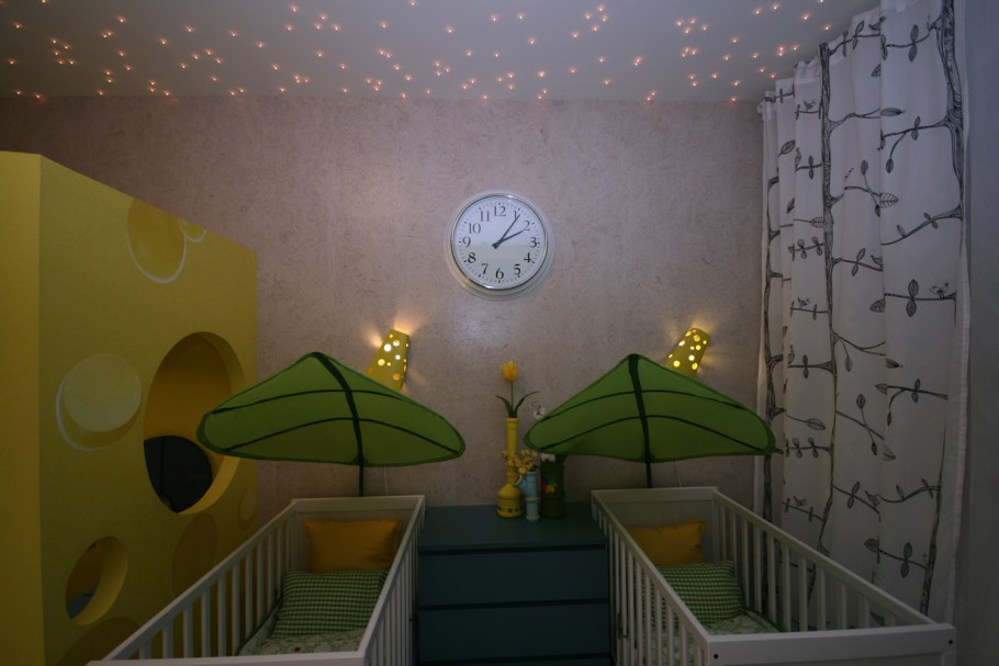Звёздный потолок в комнате в детской