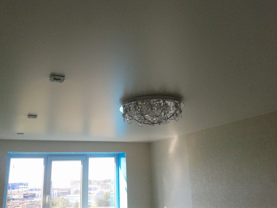 Потолок глянцевый или матовый