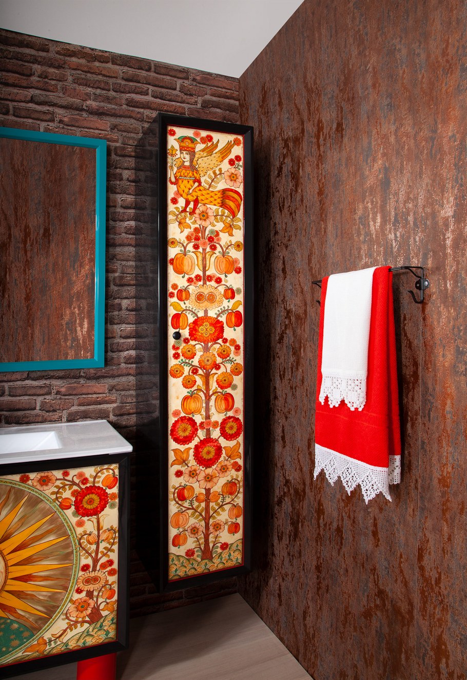 Роспись мебели в русском стиле