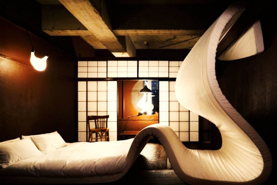 Необычная кровать для влюбленных