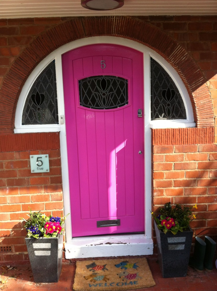 Прихожая в пудровых тонах