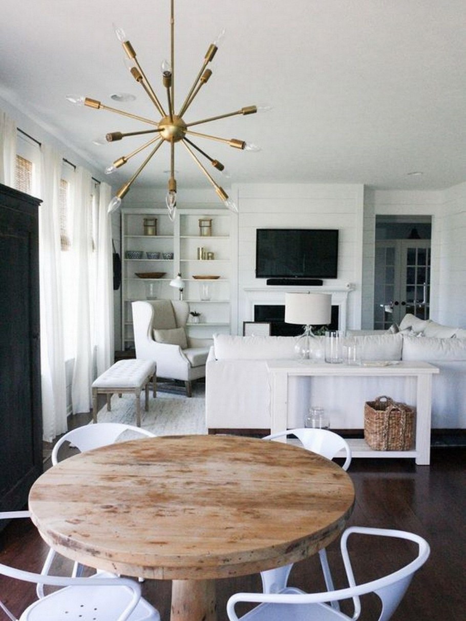 Гостиная с обеденным столом