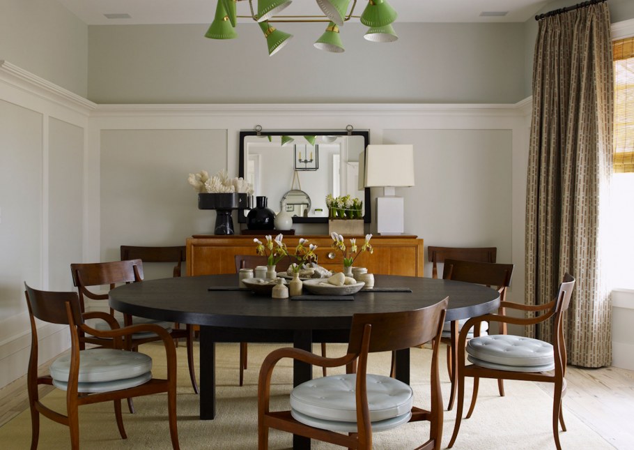 Небольшой круглый стол для кухни