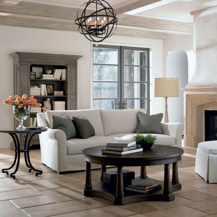 Гостиная с обеденным столом