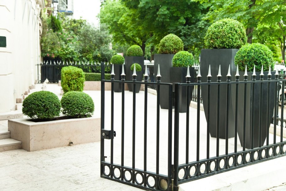 Габион дерево камень