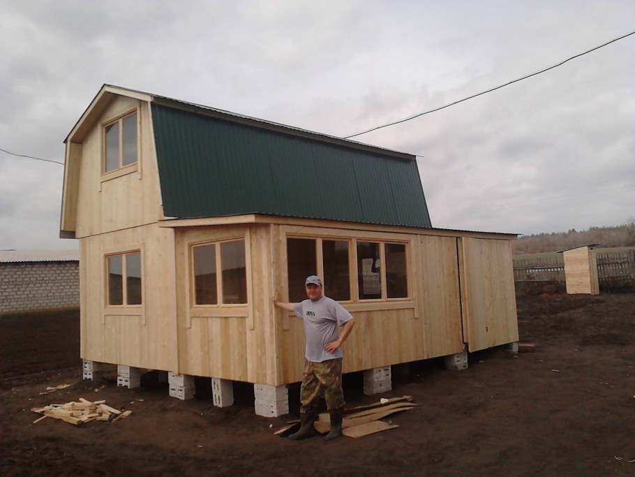 Щитовой дачный домик своими