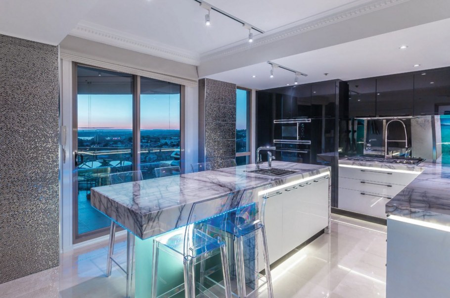 Креативный кухонный гарнитур