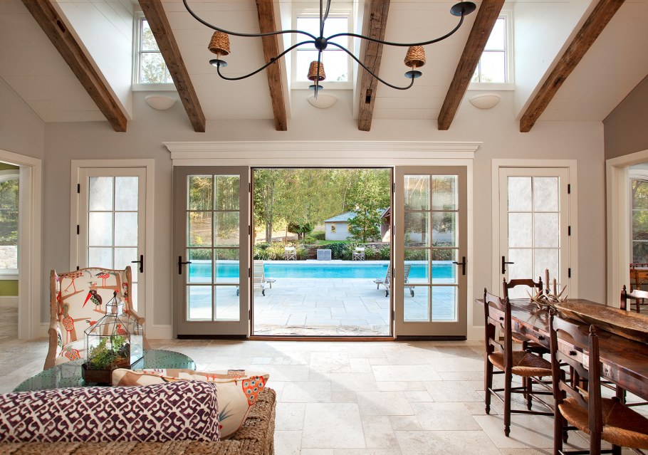 Французские окна в частном доме
