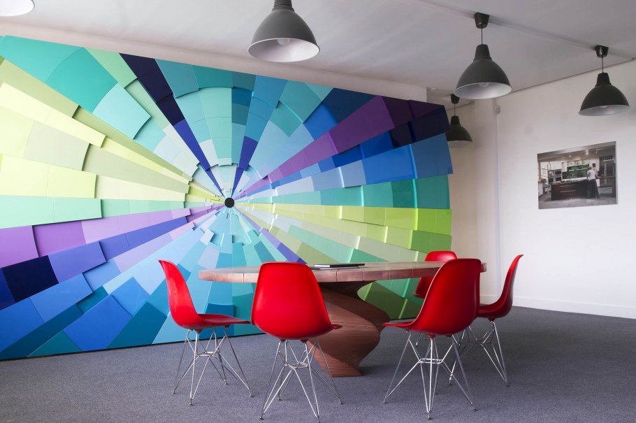 Креативная стена в офисе
