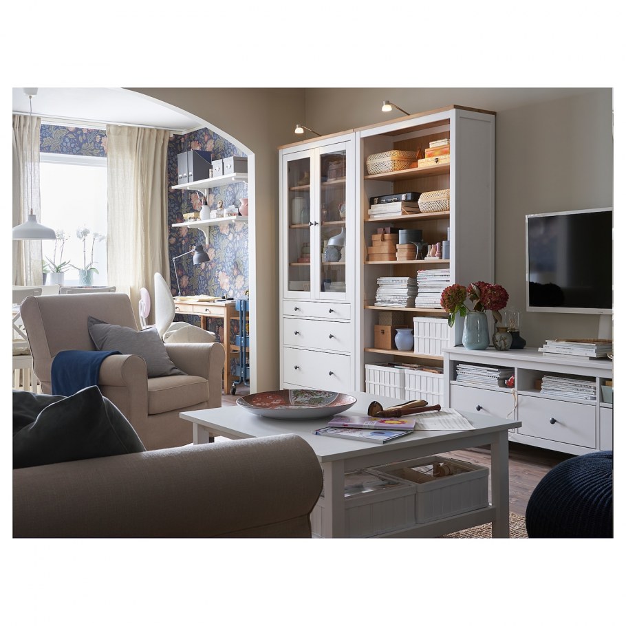 Шкаф-витрина hemnes ikea