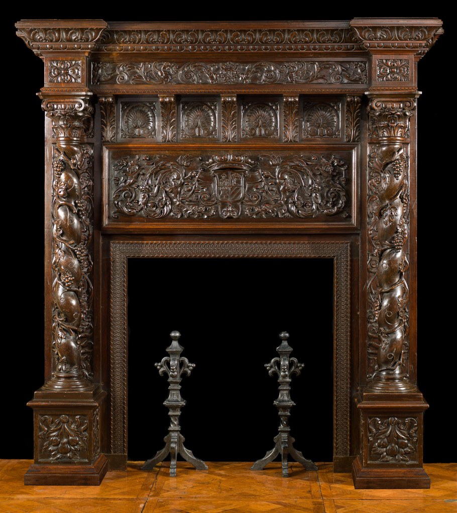 Камин в готическом стиле