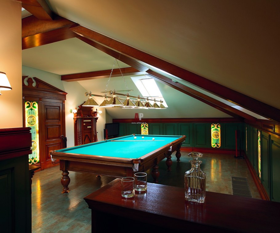 Бильярдная комната в частном доме