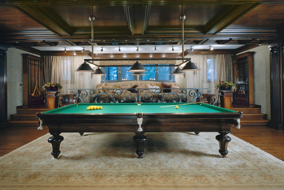 Бильярдная в коттедже