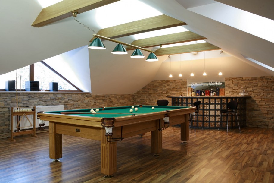 Бильярдная на мансарде