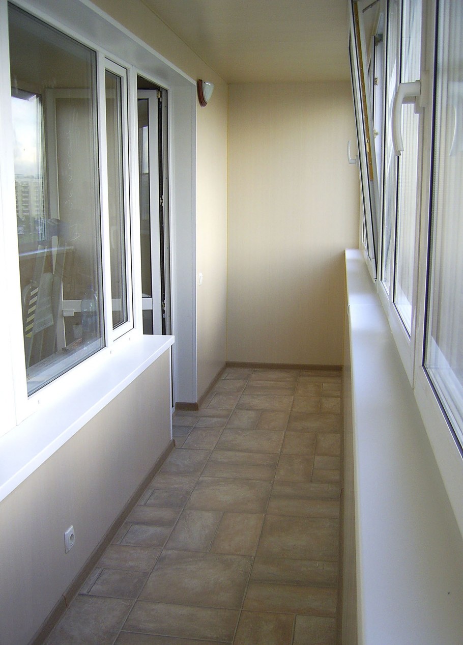 Коричневая лоджия