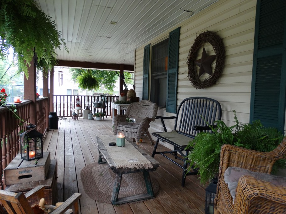 Благоустройство веранды на обычной даче