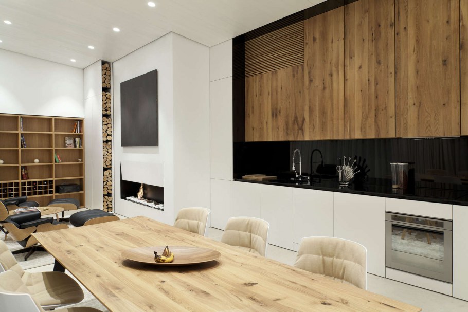 Кухня гостиная в современном стиле с деревом