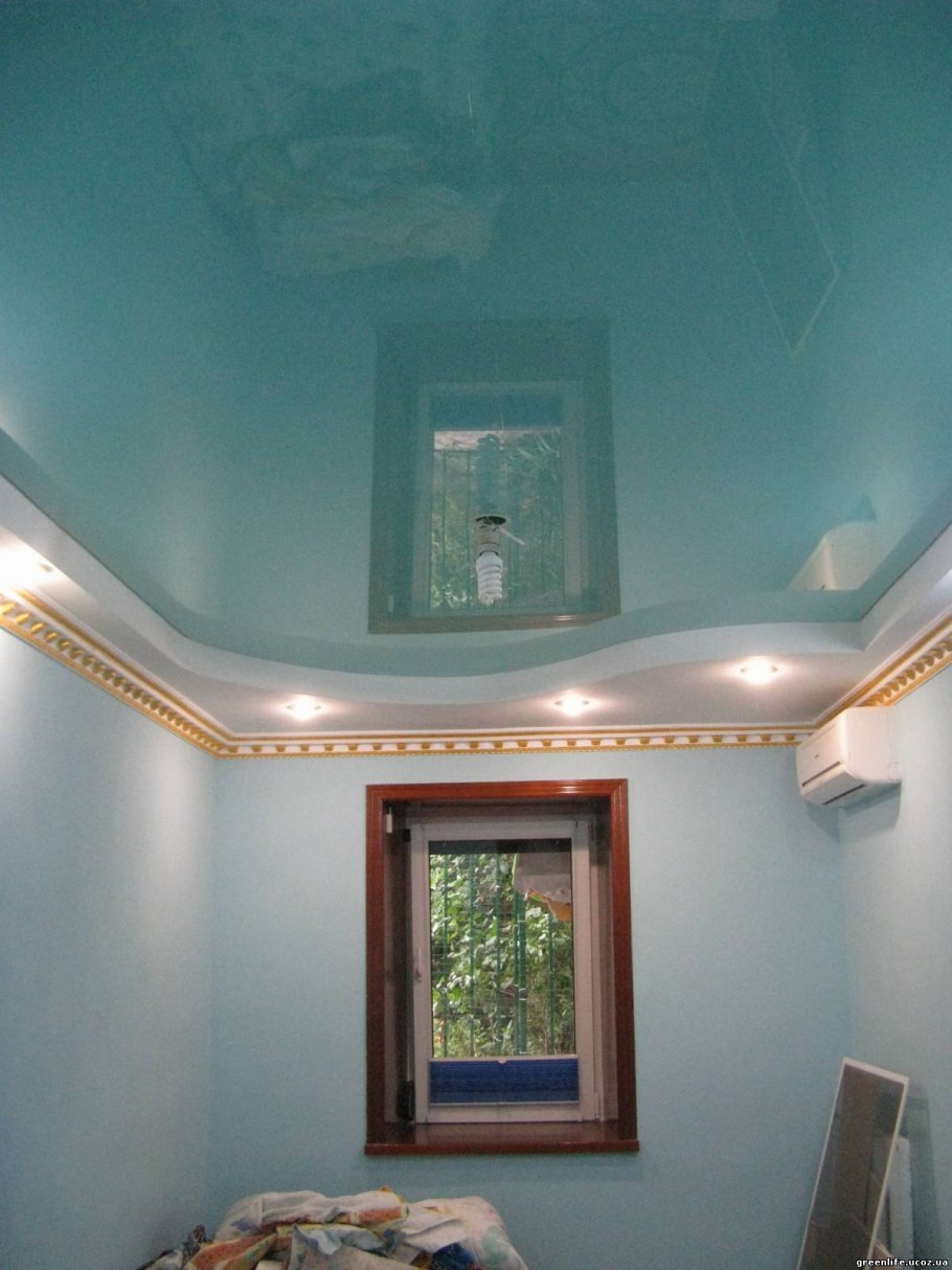 Бирюзовый натяжной потолок