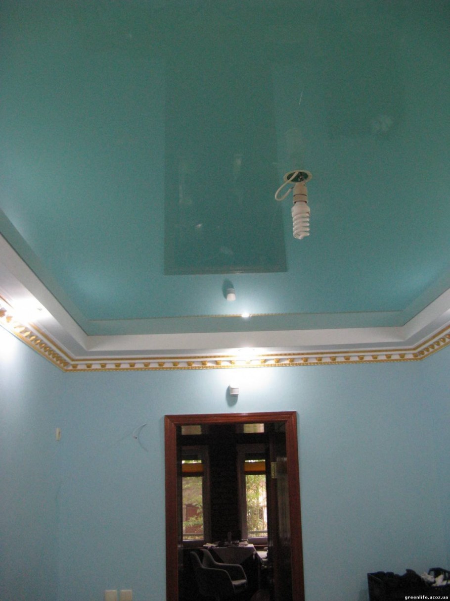 Бледно розовые стены