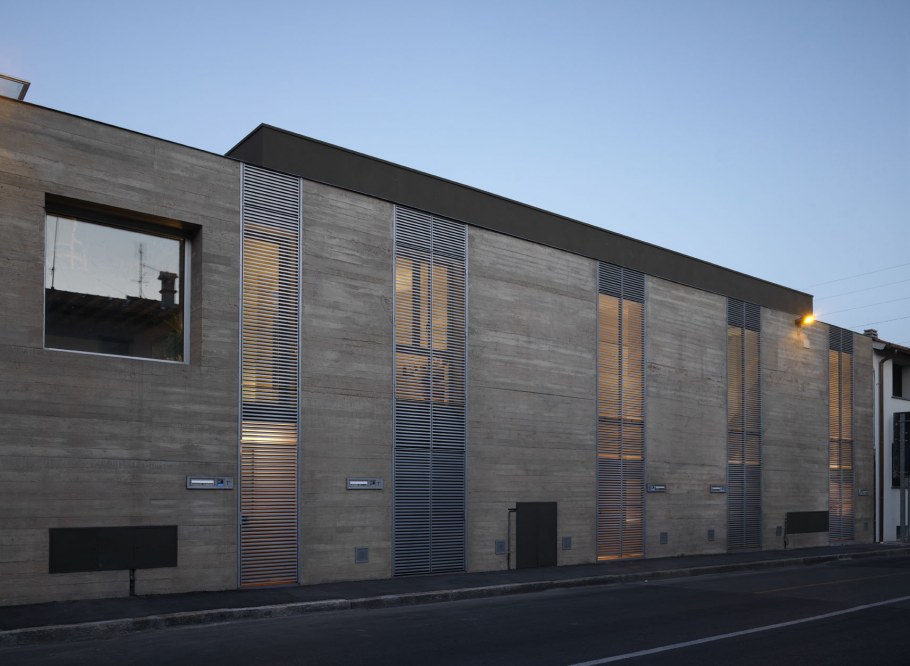 Фасад промышленного здания в стиле лофт