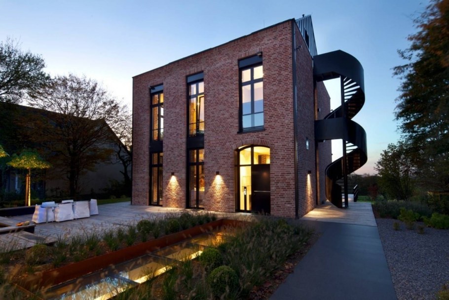 Фасад в стиле лофт