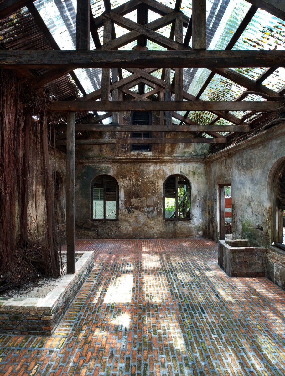 Заброшенная студия