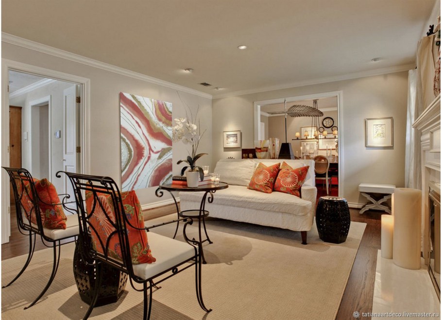 Интерьер в коралловых тонах
