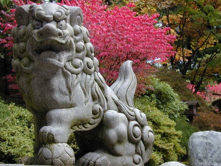 Каменный фонарь Япония