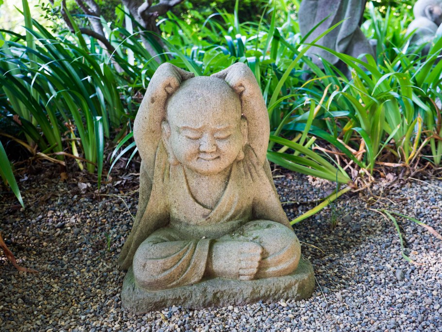 Садовые скульптуры японская пагода