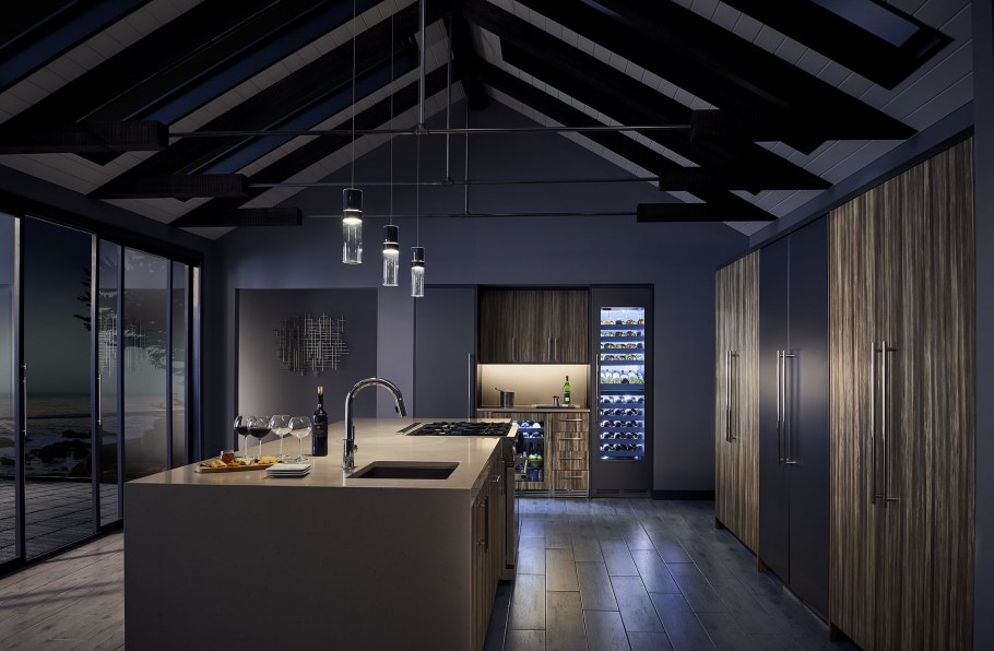 Дизайнерские столы из дерева хайтек