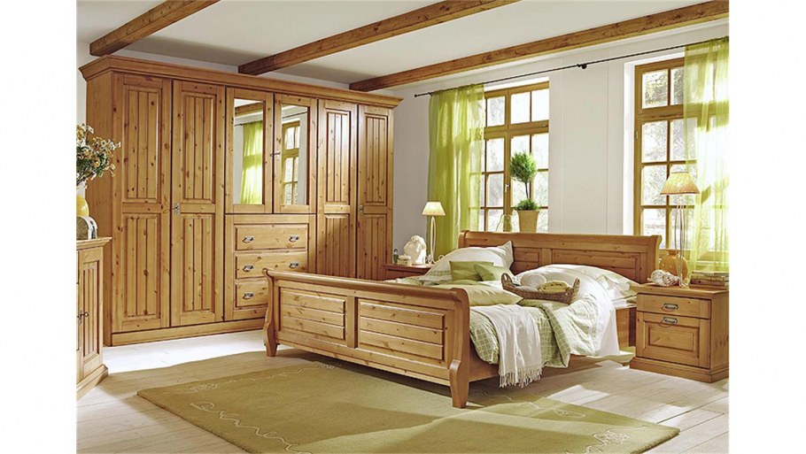 Спальня из массива сосны