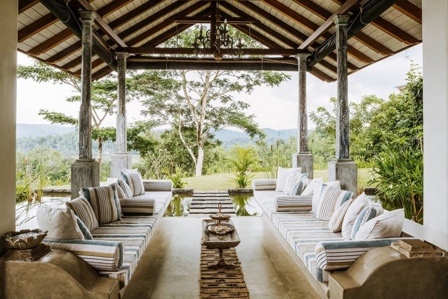 Веранда на вилле