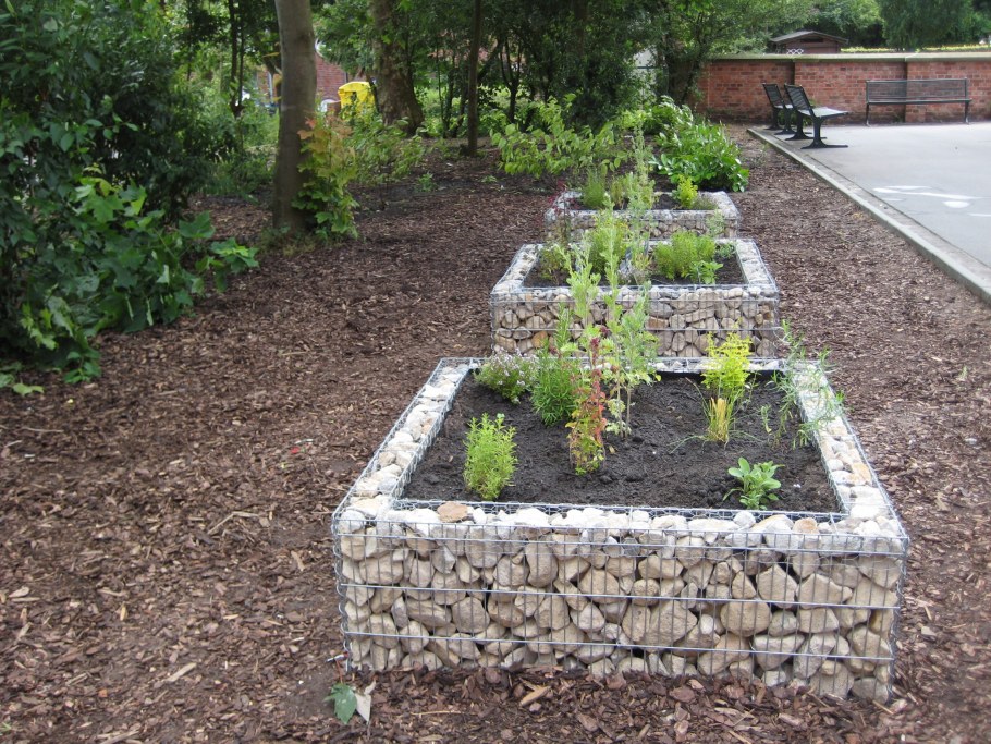 Красивые грядки из камня