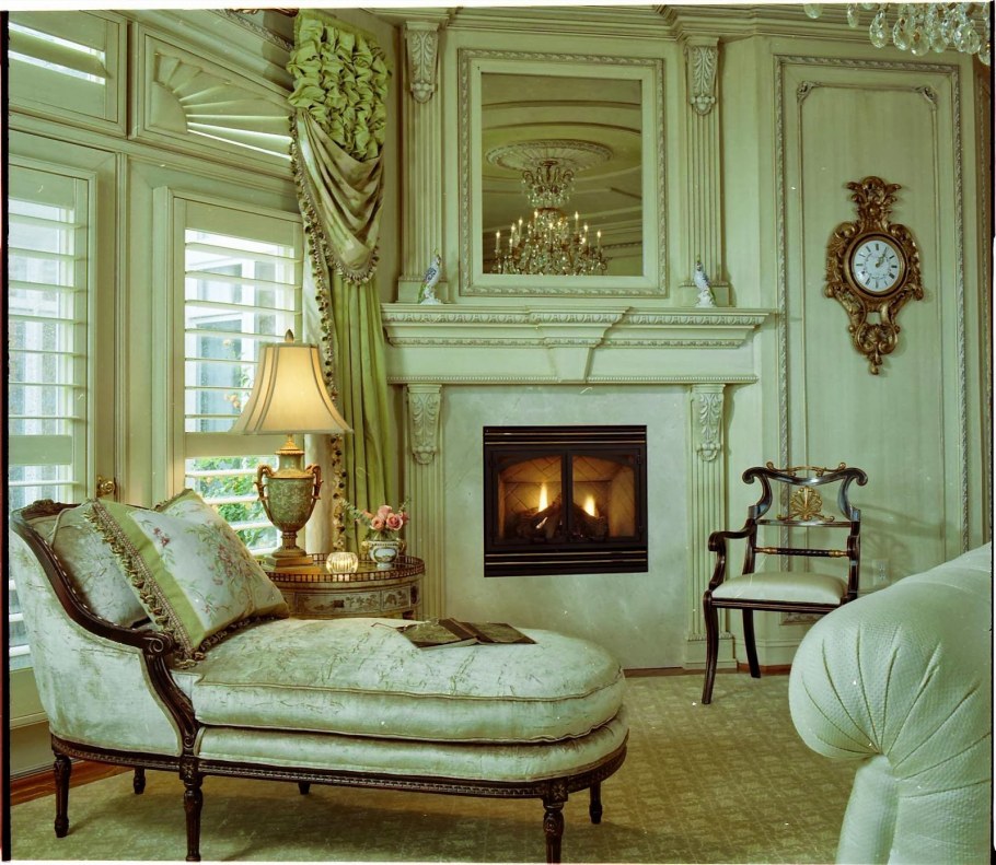 Современный интерьер в стиле классицизм