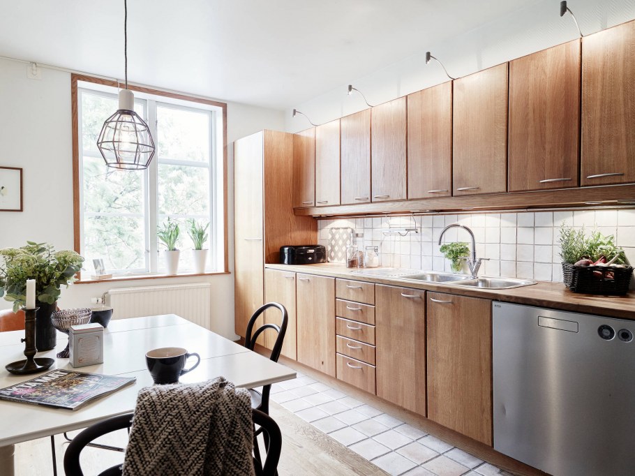 Кухня икеа Экестад с черной столешницей