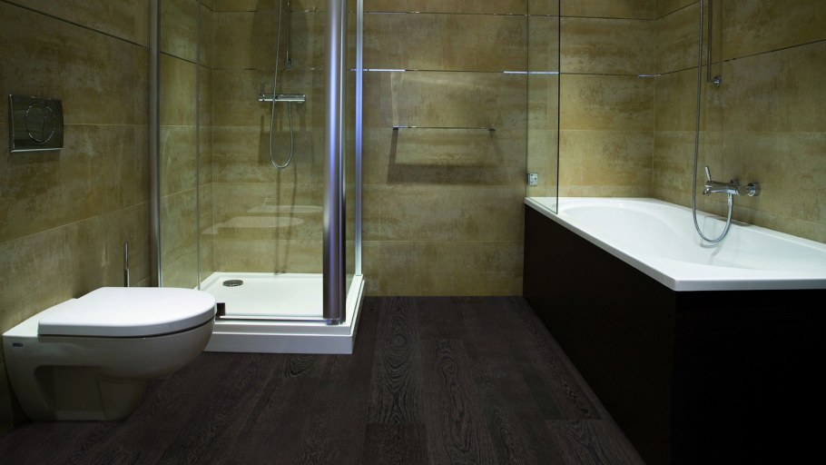 Ванная комната с душевой кабиной