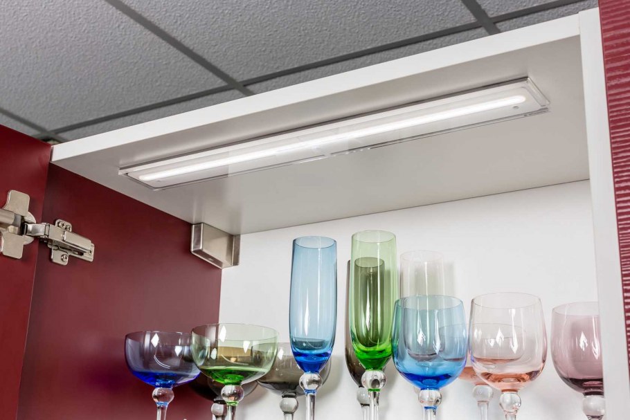 Подсветка стеклянных полок